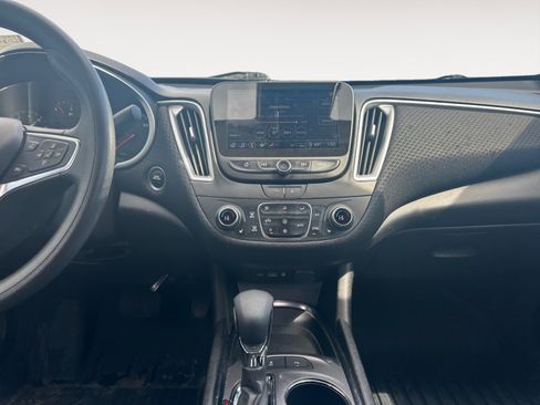 Used 2024 Chevrolet Malibu LT image 11