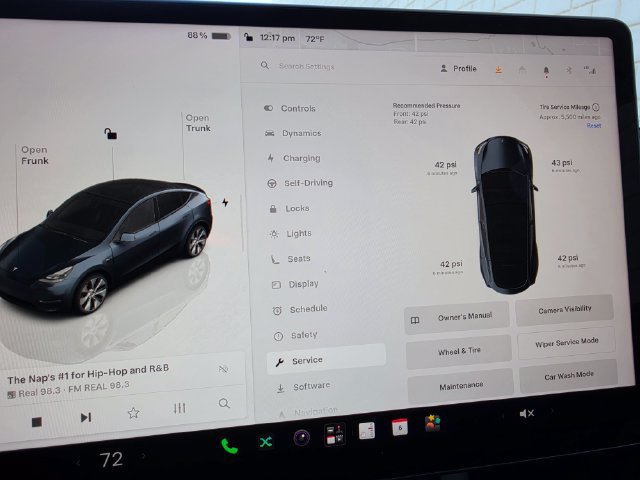 Used 2024 Tesla Model Y Long Range AWD/4WD image 49