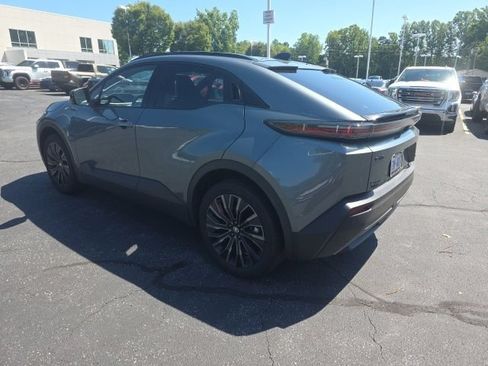 Used 2026 Toyota C-HR AWD/4WD image 7