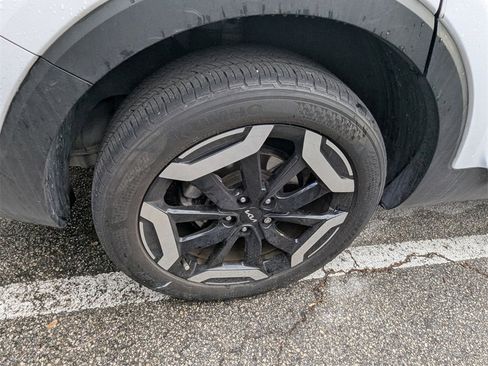 Used 2024 Kia Telluride S image 15