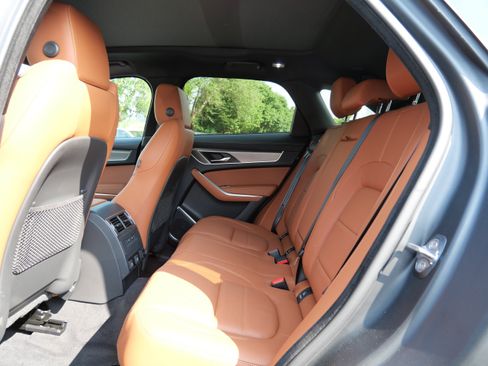 Certified 2026 Jaguar F-PACE R-Dynamic S AWD/4WD image 15