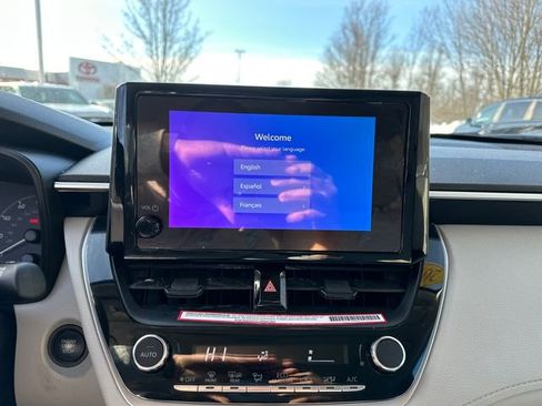 Certified 2024 Toyota Corolla Cross LE w/ Moonroof Package image 35