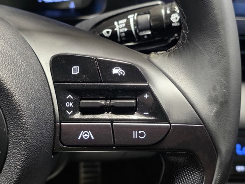 Certified 2025 Hyundai Elantra Sport FWD image 30