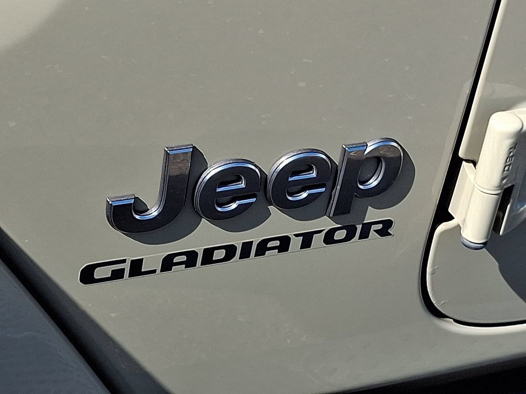 Used 2020 Jeep Gladiator Overland AWD/4WD image 30