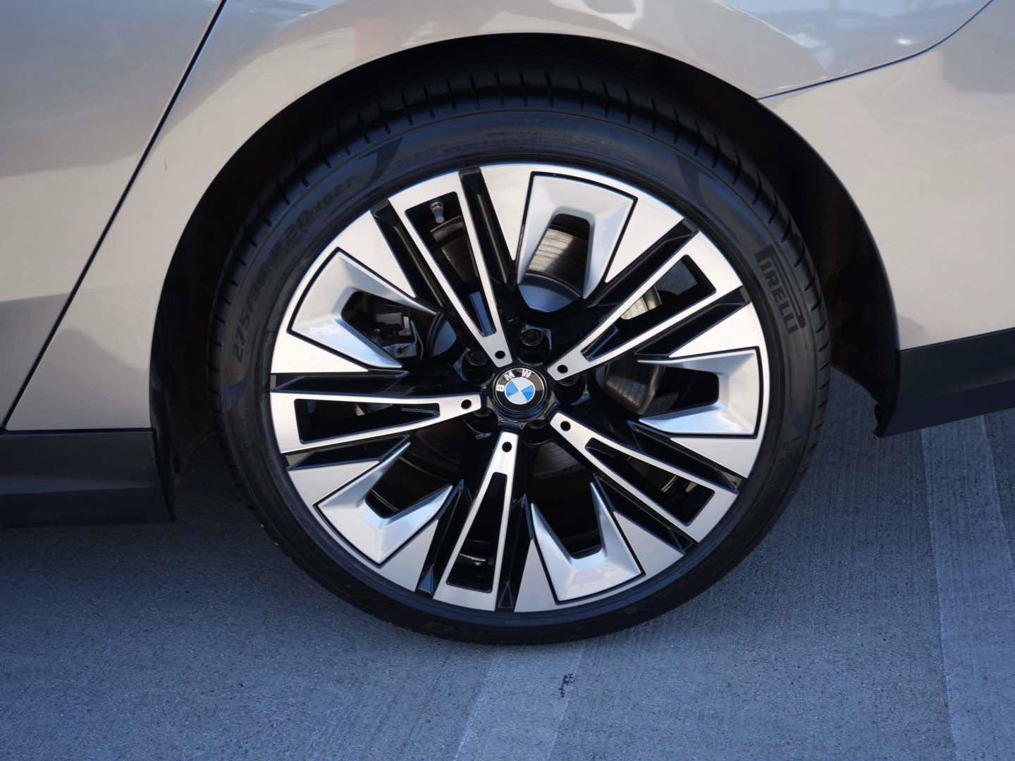 Used 2026 BMW 530i RWD image 7