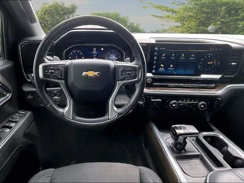Used 2023 Chevrolet Silverado 1500 LT w/ Protection Package AWD/4WD image 5