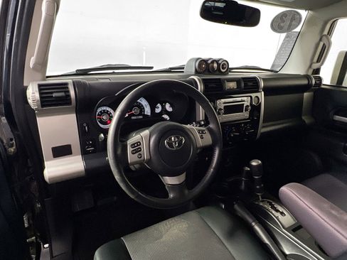 Used 2013 Toyota FJ Cruiser 4WD image 29