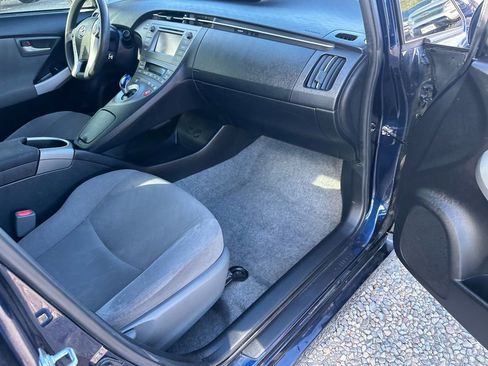 Used 2015 Toyota Prius Three image 14