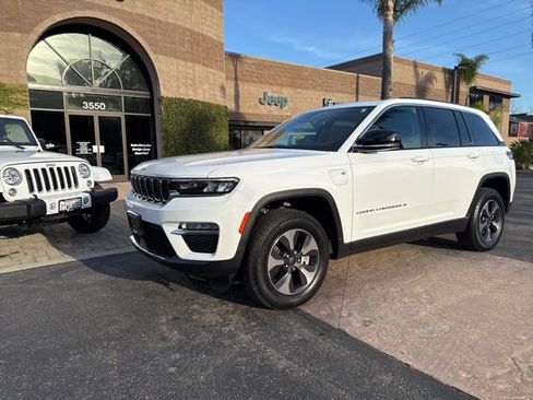 Used 2023 Jeep Grand Cherokee 4WD 4xe image 3