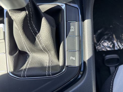 New 2026 Volkswagen Taos SE FWD image 25