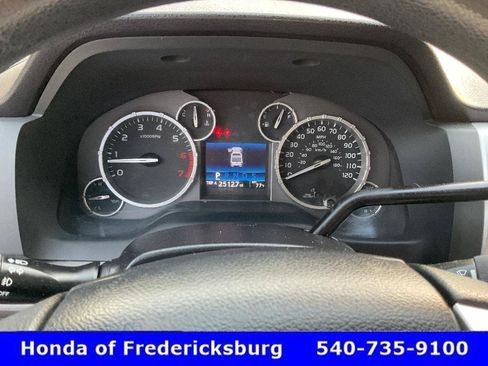 Used 2017 Toyota Tundra SR5 AWD/4WD image 32