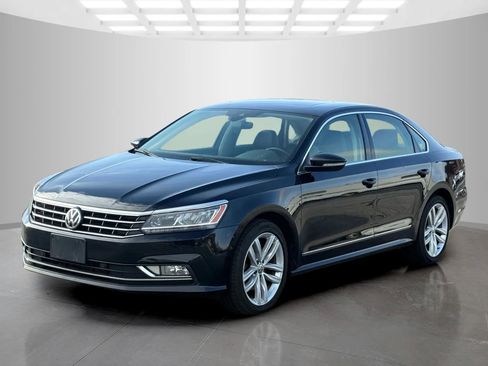Used 2018 Volkswagen Passat 3.6 SEL Premium image 7