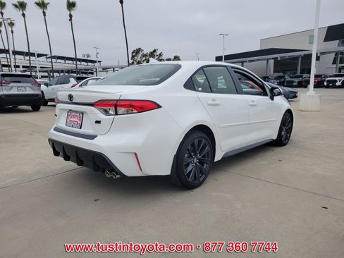 Used 2026 Toyota Corolla SE FWD image 4
