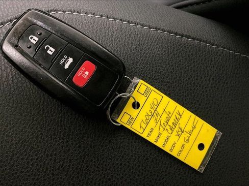 Used 2024 Toyota Camry XSE FWD image 11