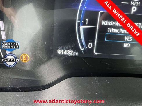 Used 2024 Toyota Corolla Cross XLE AWD/4WD image 28