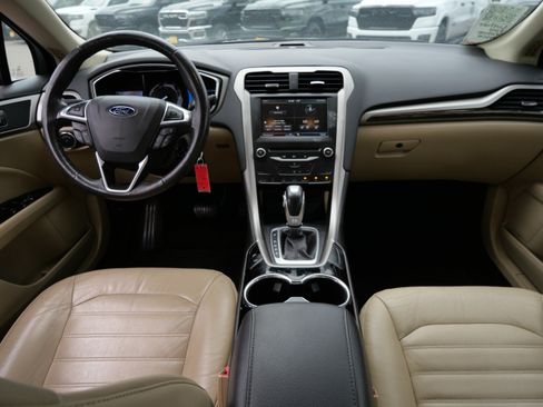 Used 2014 Ford Fusion SE w/ Equipment Group 202A FWD image 10