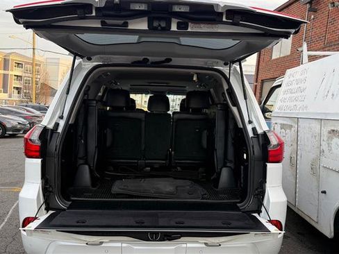 Used 2017 Lexus LX 570 4WD image 24