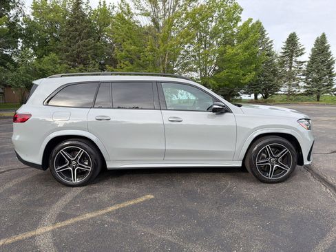 Used 2024 Mercedes-Benz GLS 450 4MATIC image 8