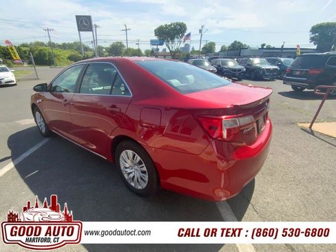 Used 2014 Toyota Camry LE FWD image 7