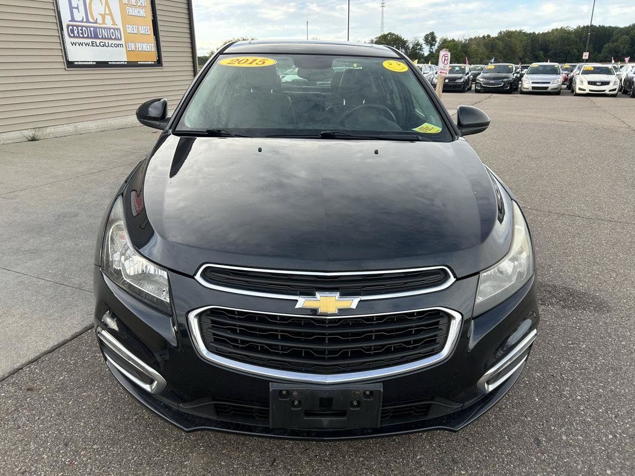Used 2015 Chevrolet Cruze LT FWD image 2