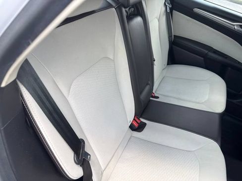 Used 2020 Ford Fusion SE w/ Equipment Group 151A FWD image 23