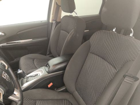 Used 2017 Dodge Journey SE w/ Flexible Seating Group FWD image 17