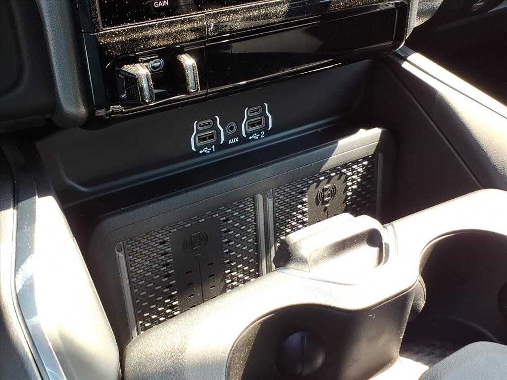New 2026 RAM 2500 Laramie AWD/4WD image 32