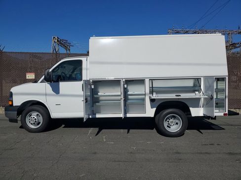 New 2025 Chevrolet Express 3500 w/ Power Convenience Package image 7