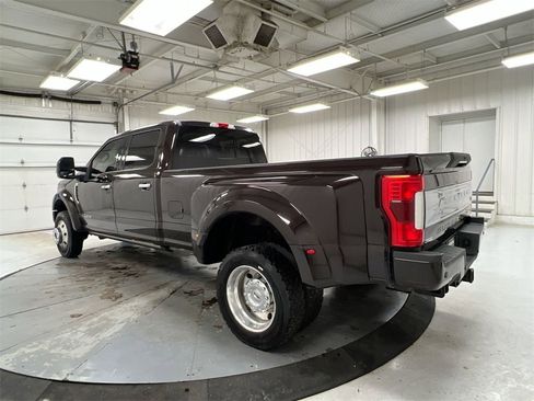 Used 2018 Ford F450 Limited image 6