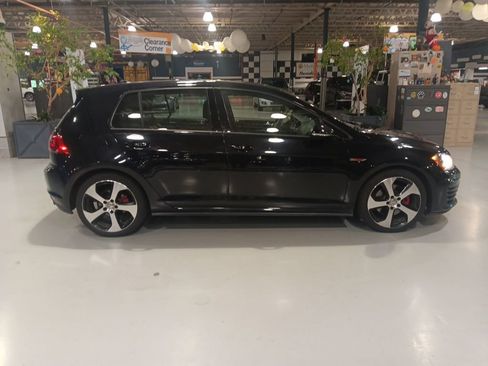Used 2015 Volkswagen GTI SE FWD image 6