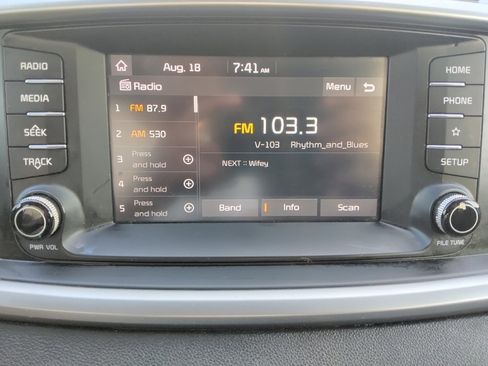 Used 2020 Kia Sorento FWD V6 image 25