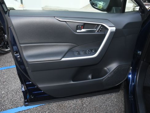 Certified 2025 Toyota RAV4 XLE Premium image 10