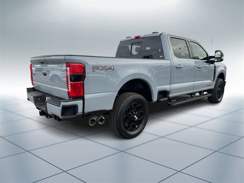 New 2026 Ford F250 Lariat w/ Black Appearance Package image 4