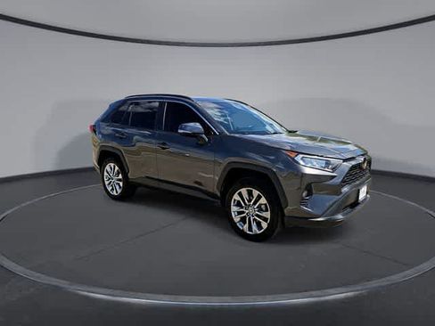 Used 2021 Toyota RAV4 XLE Premium FWD image 2
