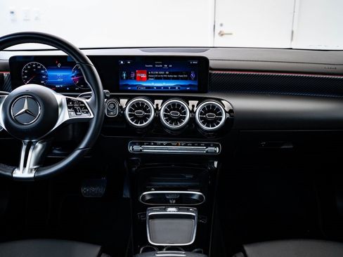 Certified 2025 Mercedes-Benz CLA 250 4MATIC image 29