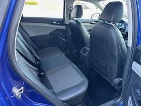 Used 2022 Volkswagen Taos SE image 12