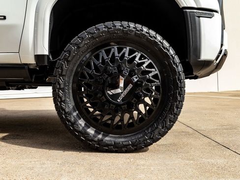 Used 2026 GMC Sierra 3500 Denali Ultimate image 11