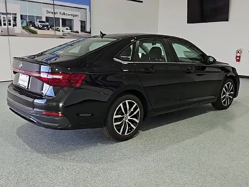 New 2026 Volkswagen Jetta SE FWD image 9