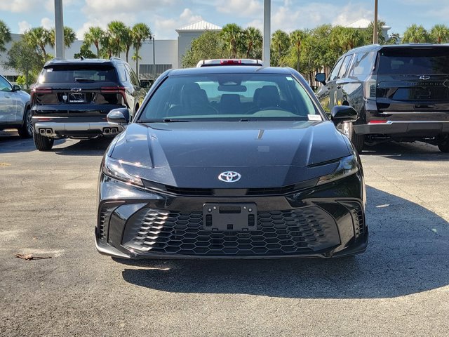 Used 2025 Toyota Camry SE FWD image 8