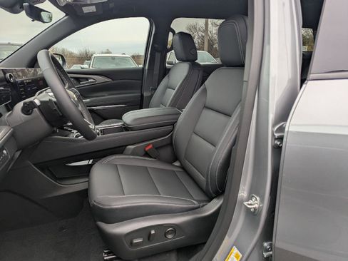 New 2026 Chevrolet Traverse LT w/ Driver Confidence Package image 36