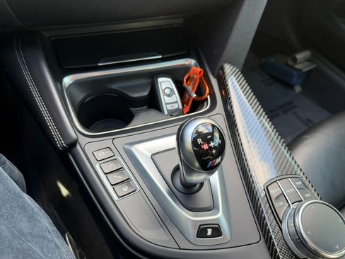 Used 2018 BMW M4 Convertible image 43