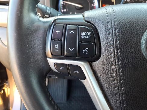 Used 2019 Toyota Highlander Limited Platinum image 30
