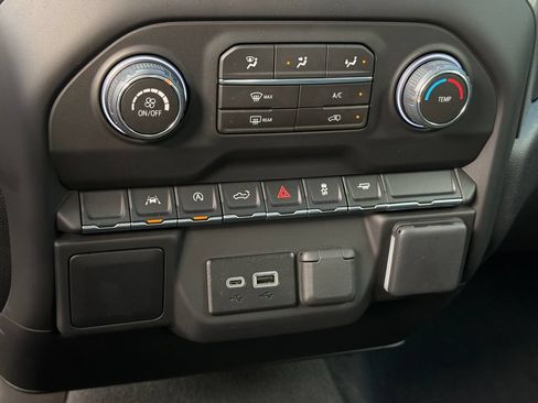 Used 2026 Chevrolet Silverado 1500 Custom w/ LPO, Dark Essentials Package RWD image 27