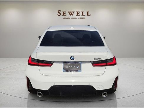 New 2026 BMW 330i Sedan w/ M Sport Package RWD image 4