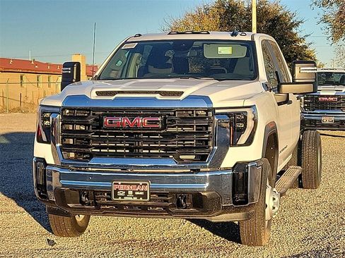 New 2026 GMC Sierra 3500 Pro w/ Convenience Package image 2