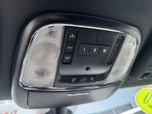 Used 2020 Dodge Durango R/T w/ Blacktop Package AWD/4WD image 28