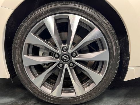 Used 2023 Nissan Maxima Platinum w/ Sport Mat Group FWD image 30
