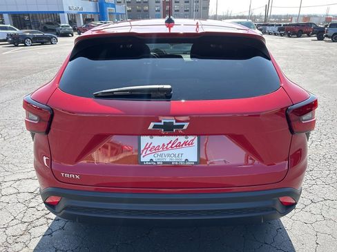 New 2026 Chevrolet Trax LS w/ LS Convenience Package FWD image 6