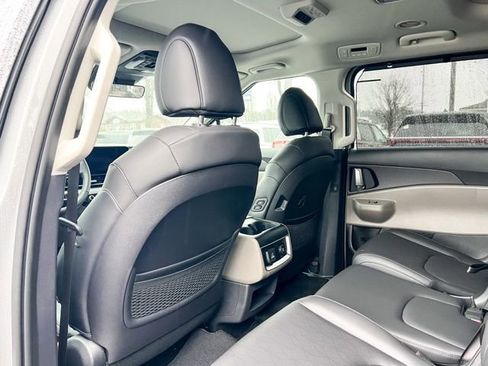 New 2026 Kia Carnival SX image 12