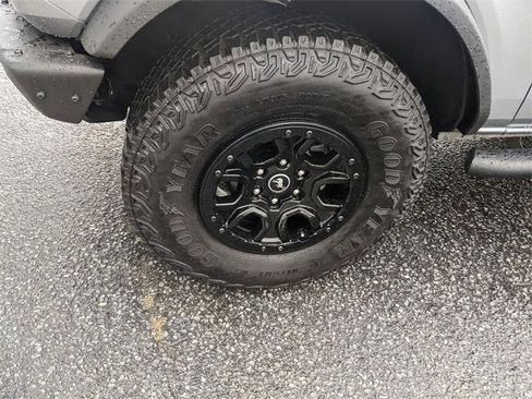 Used 2022 Ford Bronco Wildtrak image 10